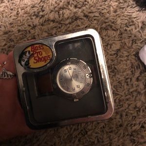 Bass pro shop watch